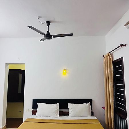 Hotel Sunday - Townhouse Club Airport Trivandrum Thiruvananthapuram ภายนอก รูปภาพ