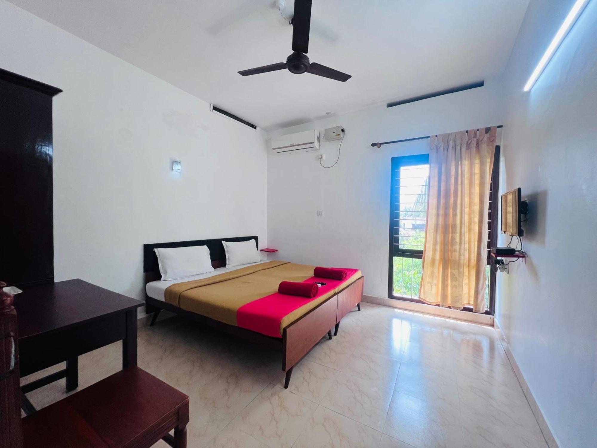 Hotel Sunday - Townhouse Club Airport Trivandrum Thiruvananthapuram ภายนอก รูปภาพ