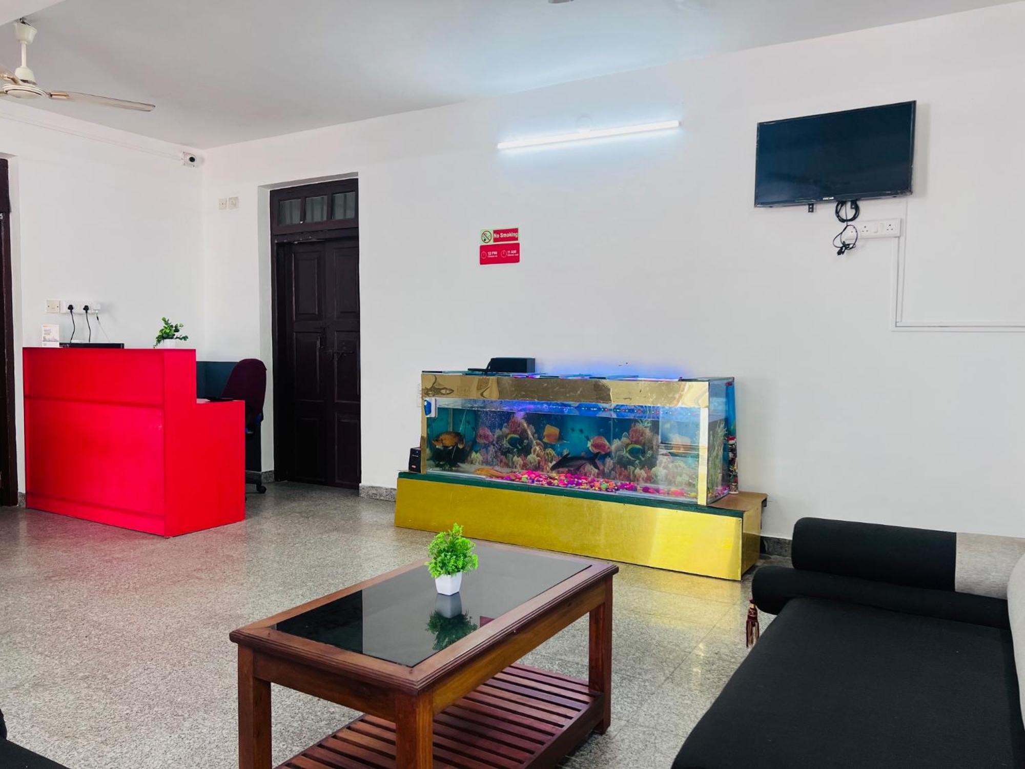 Hotel Sunday - Townhouse Club Airport Trivandrum Thiruvananthapuram ภายนอก รูปภาพ