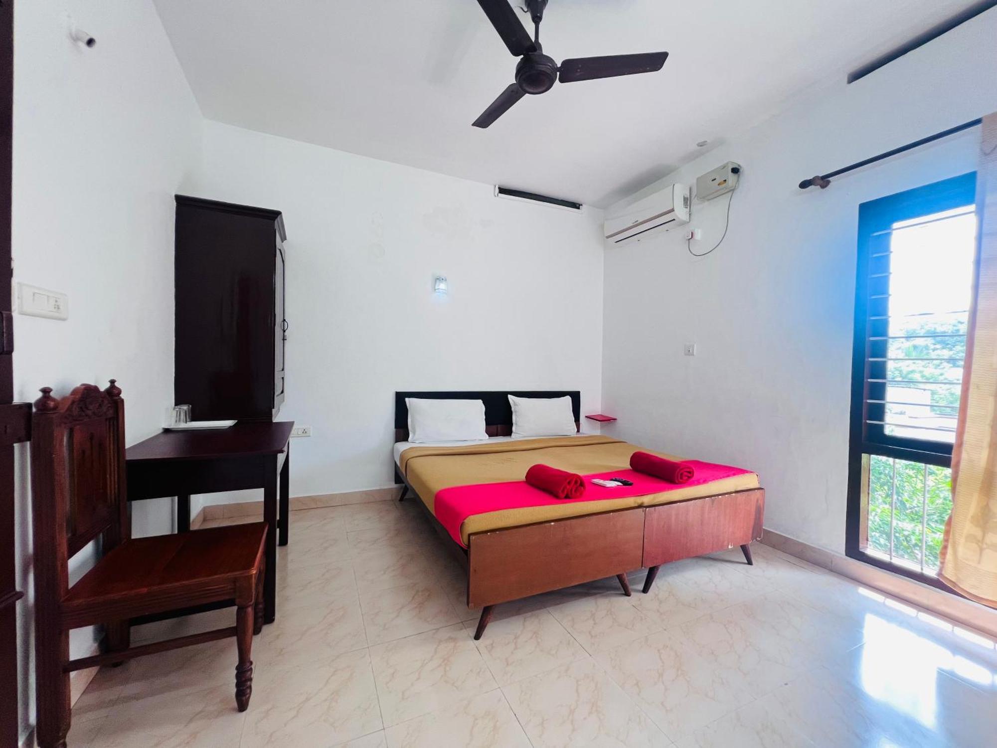 Hotel Sunday - Townhouse Club Airport Trivandrum Thiruvananthapuram ภายนอก รูปภาพ